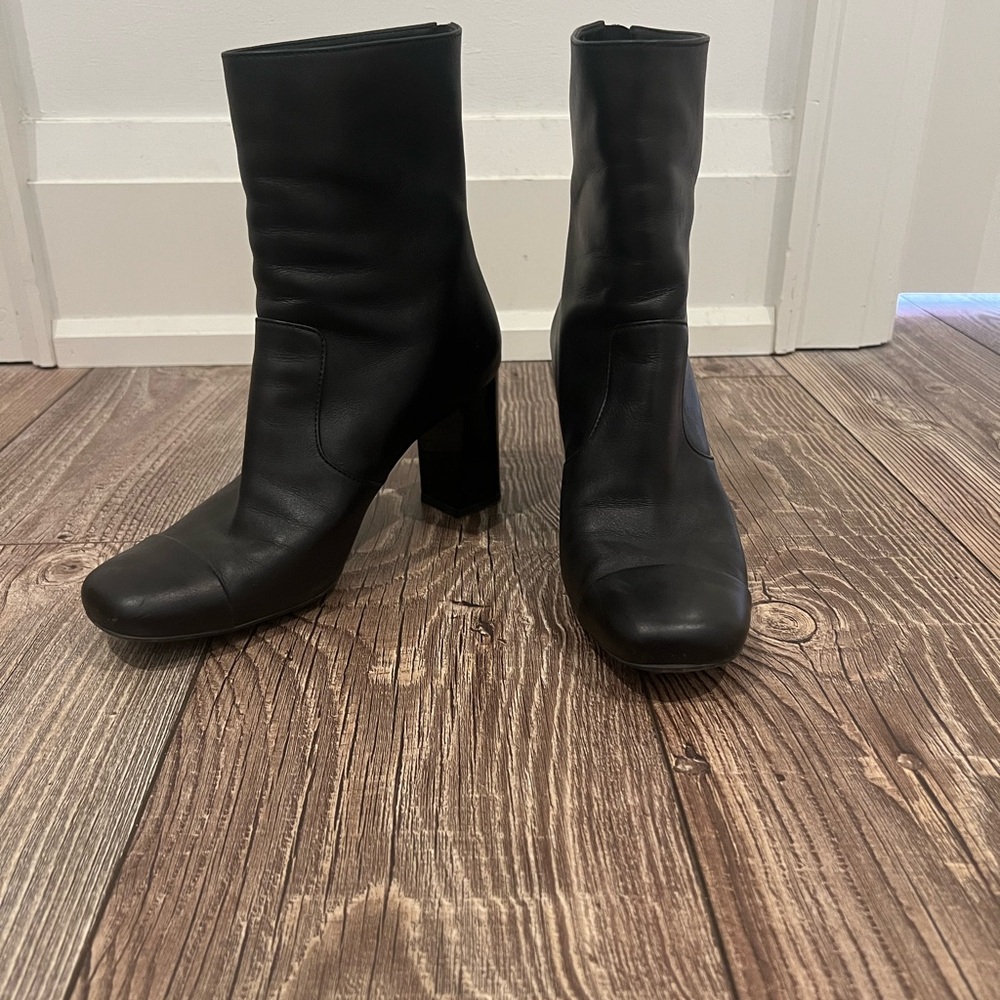 TOD’S Black Leather Ankle Boots
